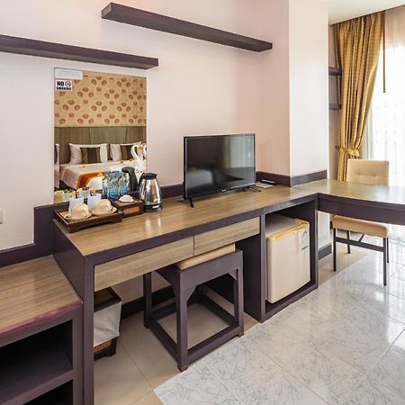 Malin Patong Hotel Екстер'єр фото