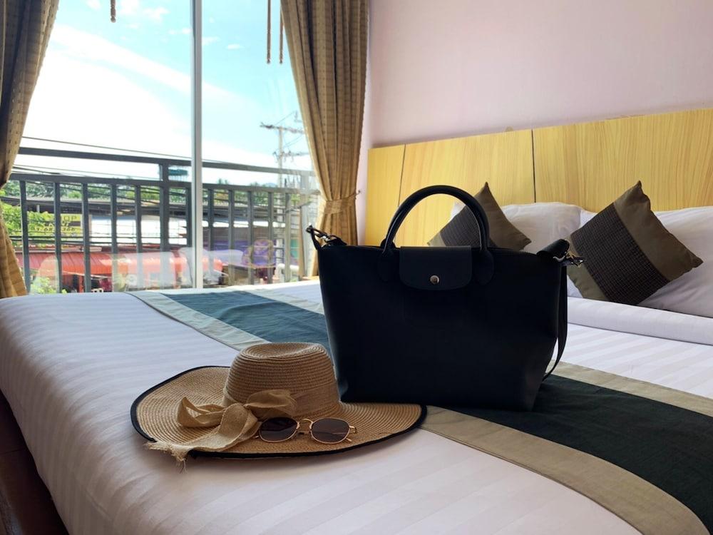 Malin Patong Hotel Екстер'єр фото