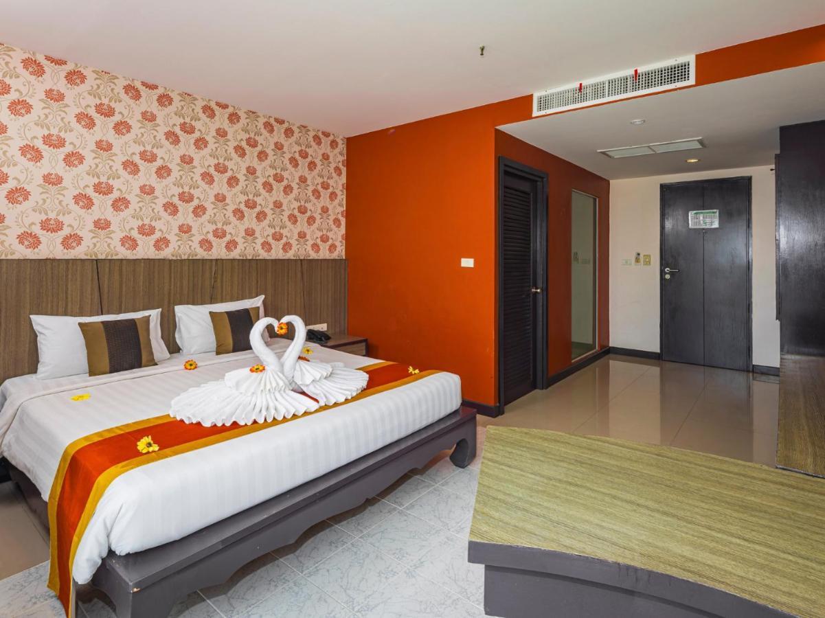 Malin Patong Hotel Екстер'єр фото