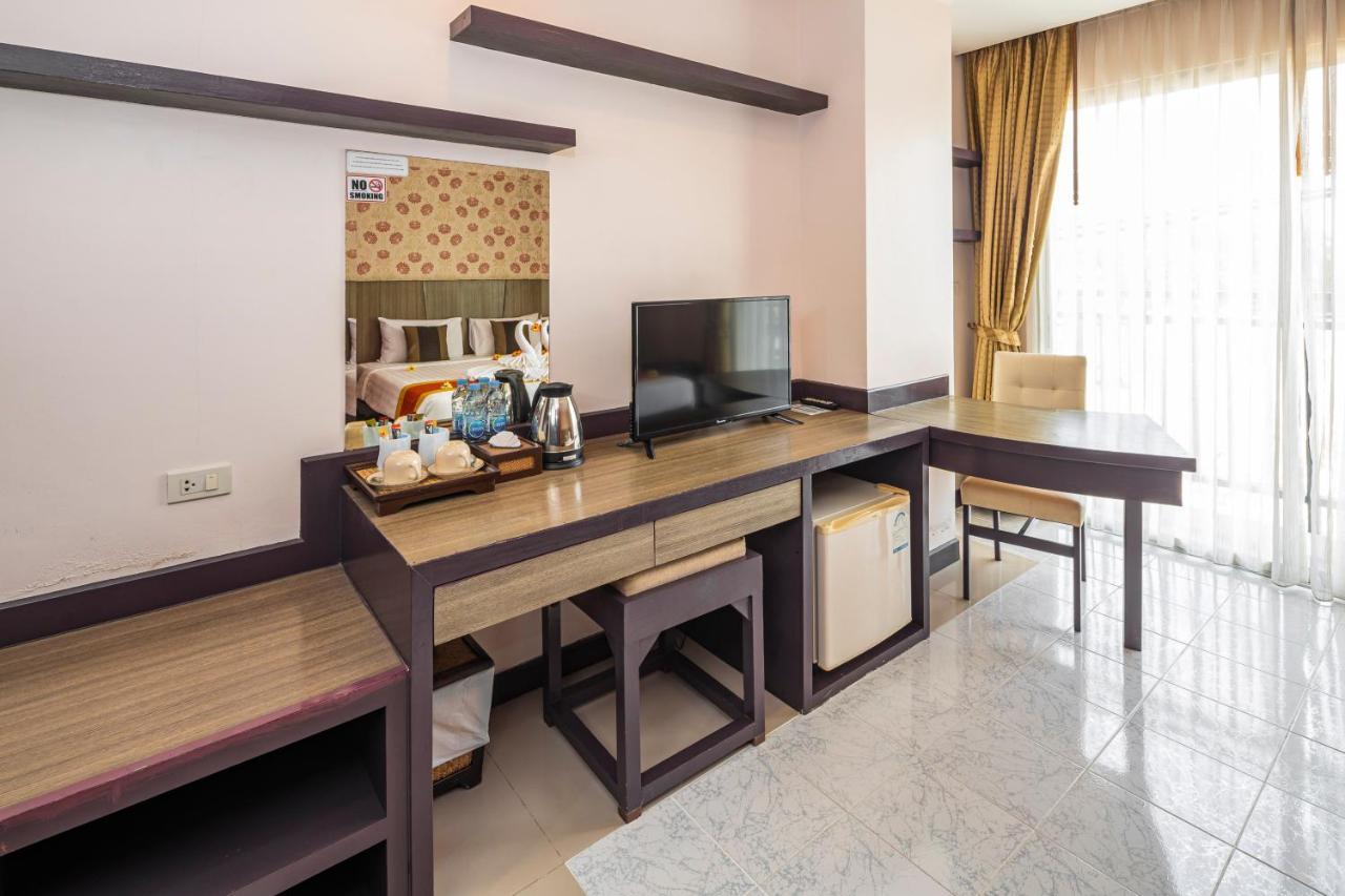 Malin Patong Hotel Екстер'єр фото