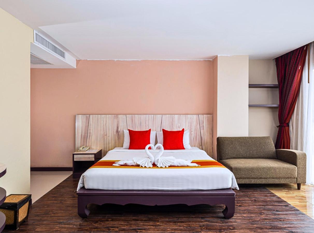 Malin Patong Hotel Екстер'єр фото